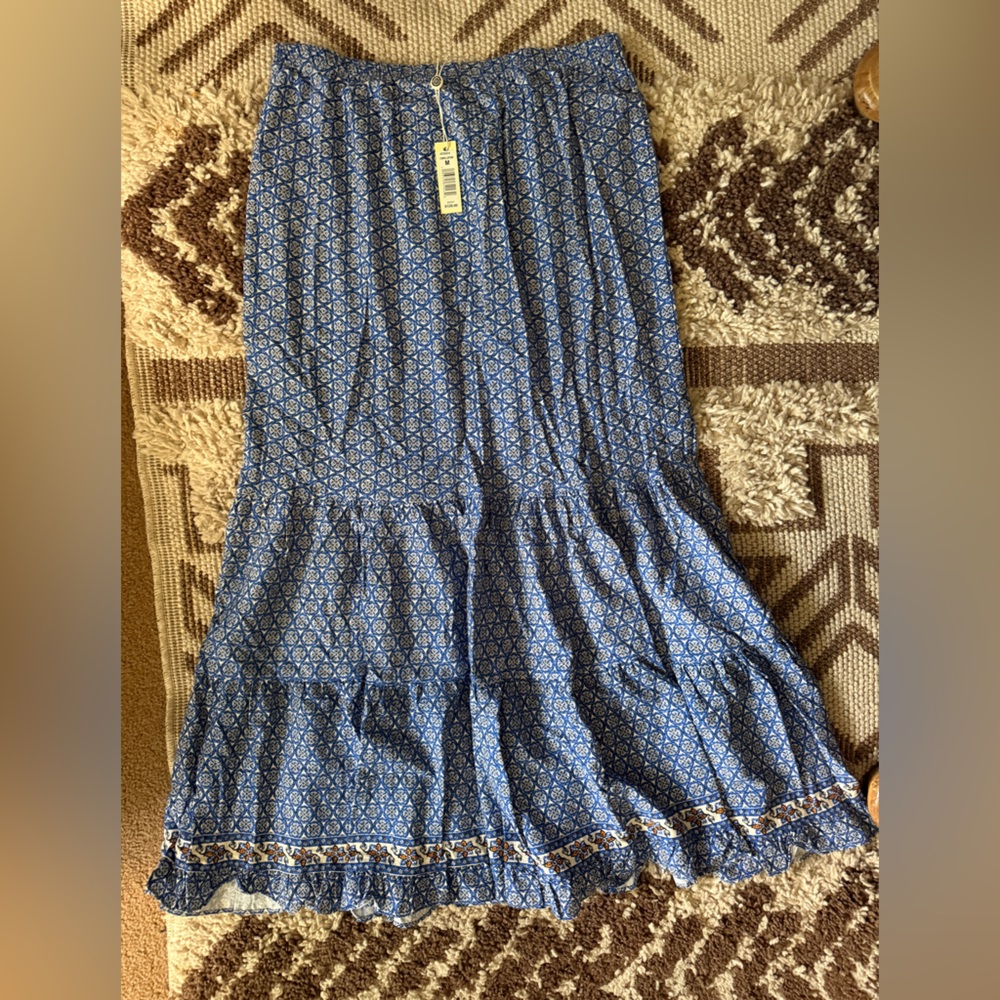 NWT max studio tiered maxi skirt